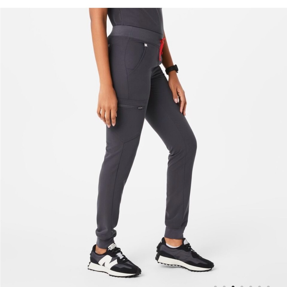 Figs Charcoal large petite joggers